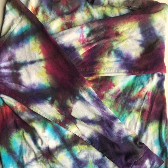 Tye dye long sleeve shirt - Picture 3 of 3